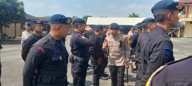 
					Kunjungan Kerja Dansat Brimob Polda Jabar di Mako Kompi 1 Batalyon D Pelopor Garut