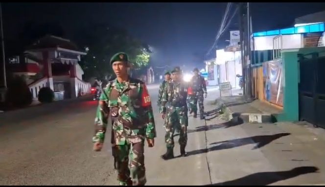 
					Koramil 13/Cisoka Perkuat Patroli Malam, Cegah Aksi Kejahatan dan Jaga Keamanan Warga