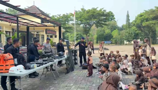 
					Brimob Sahabat Anak : Kunjungan Edukatif TK Raudhatul Athfal Babussalam Meriahkan Mako Kompi 3 Yon C Purwakarta