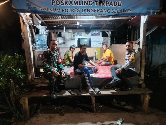 
					Jaga Jakarta+ Diperkuat, Bhabinkamtibmas Polsek Serpong Aktif Cek Poskamling dan Ajak Warga Tingkatkan Keamanan Lingkungan