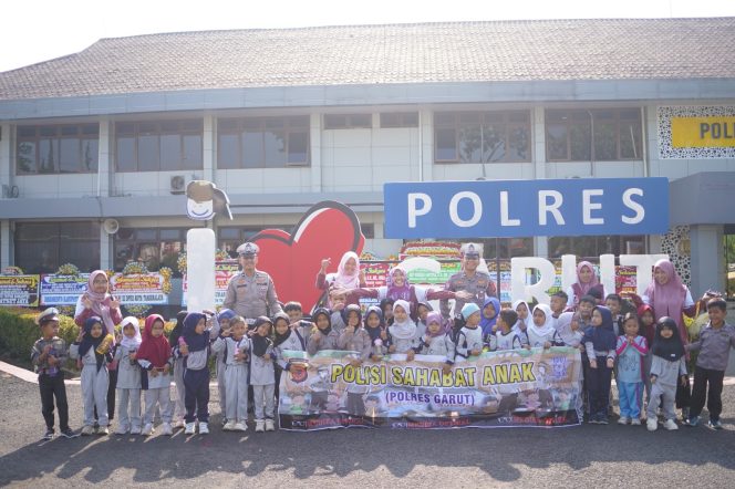 
					Polres Garut Tanamkan Budaya Tertib Berlalu Lintas Sejak Dini Melalui Program Polisi Sahabat Anak