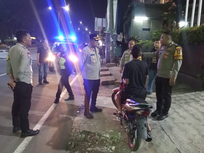 
					Patroli Razia Stasioner, Polsek Serpong Cegah Kejahatan Malam Jalanan