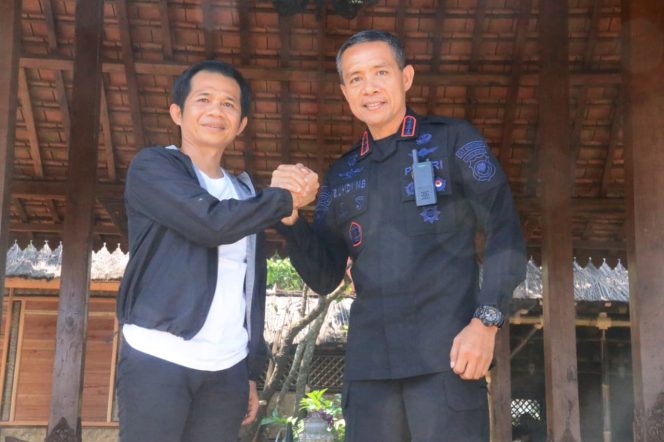 
					Dansat Brimob Polda Jabar & Bupati Purwakarta Kunjungi Mako Kompi 3 Batalyon C Pelopor, Perkuat Sinergitas & Kesiapsiagaan Personel