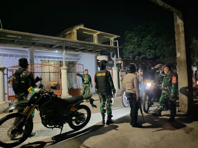 
					koramil/10 sepatan gelar patroli bersama polsek, cegah kemungkinan terjadinya kriminalitas pada malam hari
