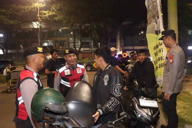 
					Ciptakan Rasa Aman, Polres Tangsel Gelar Patroli dan Razia Stasioner