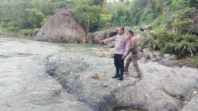 
					Polsek Cibalong Cek TKP Korban Tenggelam di Sungai Cikaengan