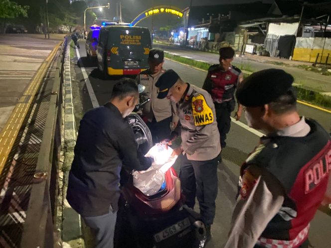 
					Patroli Cipta Kondisi Polsek Pamulang Sapu Bersih Potensi Gangguan Kamtibmas, Warga Merasa Lebih Aman