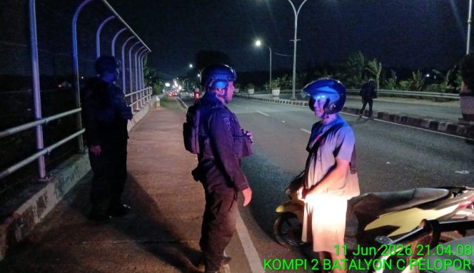 
					Patroli Malam Brimob Jabar Perkuat Keamanan dan Kedekatan dengan Warga Cirebon