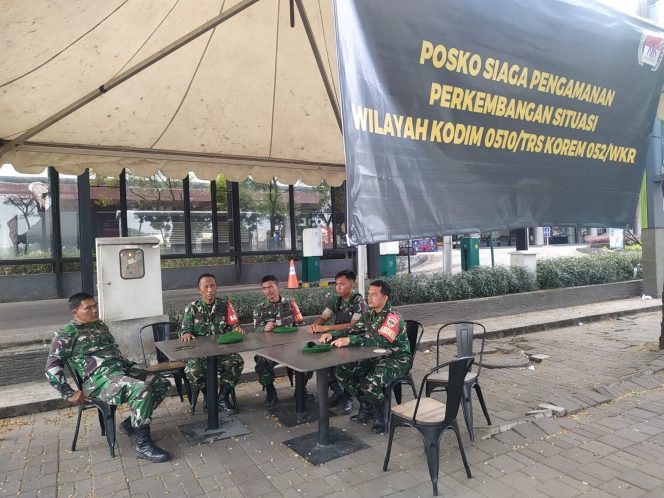 
					personel koramil 14/panongan laksanakan posko siaga pengamanan, situasi wilayah terpantau kondusif
