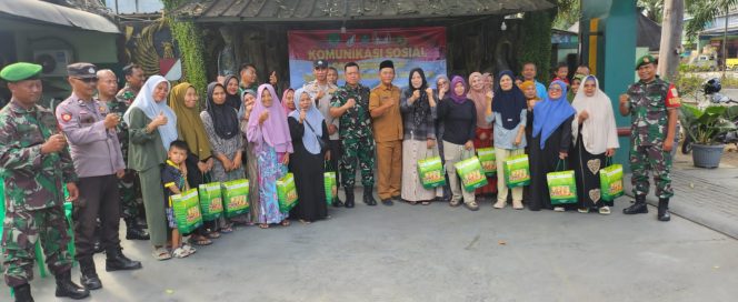 
					TNI Peduli, Koramil 04/Cikupa Komsos dan Berbagi Sembako ke Warga Binaan