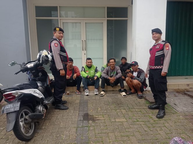 
					Patroli Strong Point Polsek Kelapa Dua Perkuat Keamanan Wilayah dan Cegah Kejahatan 3C