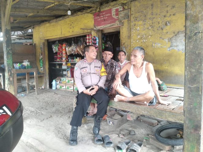 
					Sambang Warga di Kp. Bungaok, Bhabinkamtibmas Perkuat Sinergi Cegah Kejahatan 3C