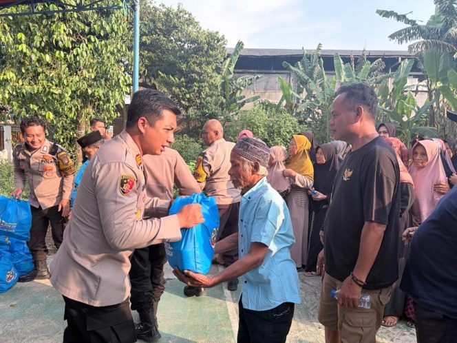 
					Polsek Curug Salurkan 230 Paket Sembako, Wujud Kepedulian Polri di Hari Bhayangkara ke-80