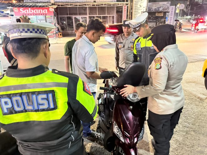 
					Polsek Kelapa Dua Intensifkan Patroli Malam dan Razia Stasioner, Perkuat Kamtibmas dan Cegah Kejahatan Jalanan