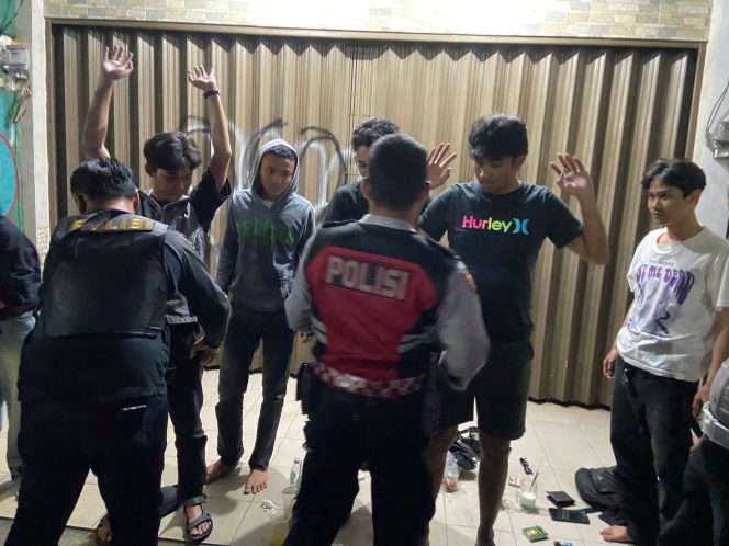 
					Patroli Cipta Kondisi Polsek Pamulang, Wujud Nyata Ciptakan Malam Aman dan Kondusif bagi Masyarakat