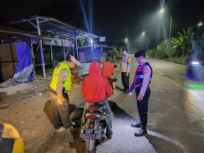 
					Patroli Cipta Kondisi dan Razia Stasioner Polsek Cisauk, Antisipasi Gangguan Kamtibmas