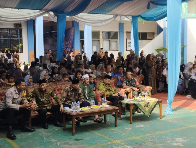 
					Babinsa koramil 14/Panongan hadiri pentas kreasi dan kelulusan siswa-siswi smp mandiri di desa serdang kulon