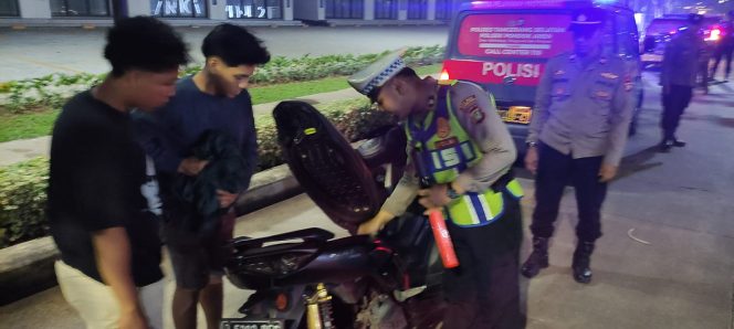
					Cegah Tawuran dan Kejahatan Jalanan, Polsek Pondok Aren Gelar Razia Stasioner