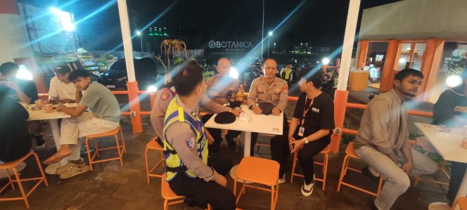 
					Jaga Jakarta On The Spot, Polsek Pondok Aren Kawal Nobar Piala Dunia 2026 Bersama Warga
