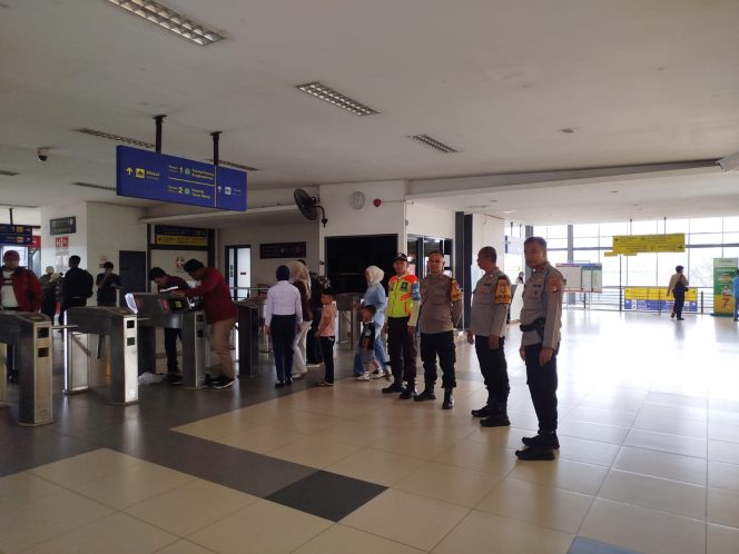 
					Patroli Strong Point, Polsek Cisauk Pantau Stasiun Cisauk