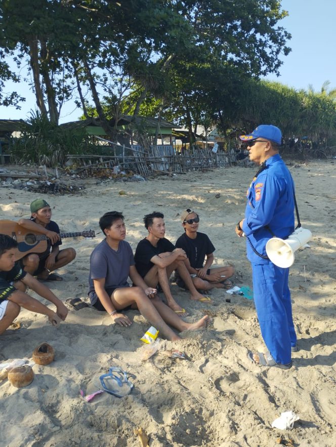 
					Libur Panjang Aman, Satpolairud Polres Garut Intensif Patroli Pantai dan Imbau Wisatawan Utamakan Keselamatan
