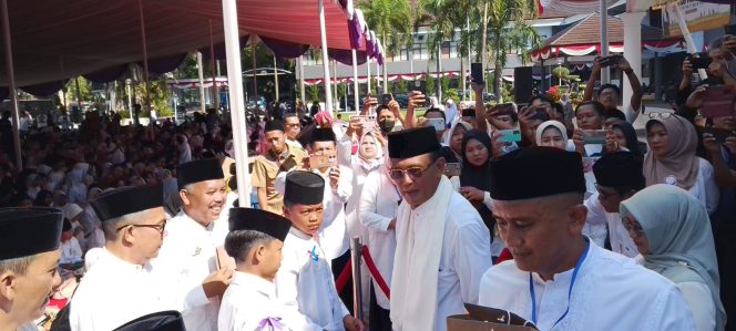 
					Guyub Muharram, 2.650 Anak Yatim di Ciamis Terima Santunan, Bupati: Mereka Tanggung Jawab Kita Bersama
