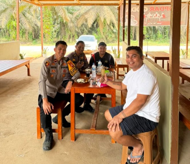 
					Ngopi Bareng Tokoh Pemuda, Polsek Marau Perkuat Kemitraan dan Dukung Pengembangan Usaha Masyarakat di Air Upas