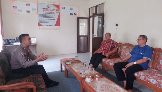 
					Kanit Binmas Polsek Delta Pawan Laksanakan Silahturahmi dan Sambang Dialogis Kamtibmas Kepada Ketua FKUB Kabupaten Ketapang