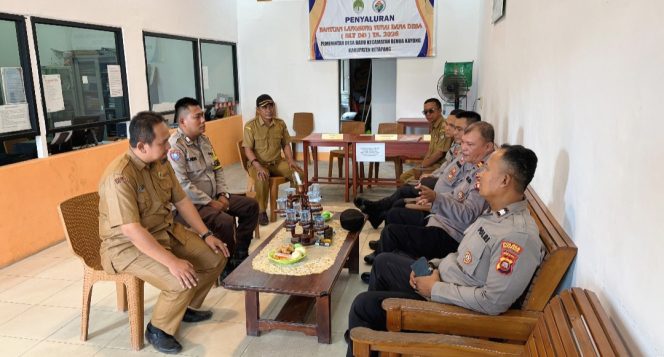 
					Kasat Binmas Polres Ketapang Laksanakan Silaturahmi Kamtibmas Bersama Tiga Pilar di Desa Baru