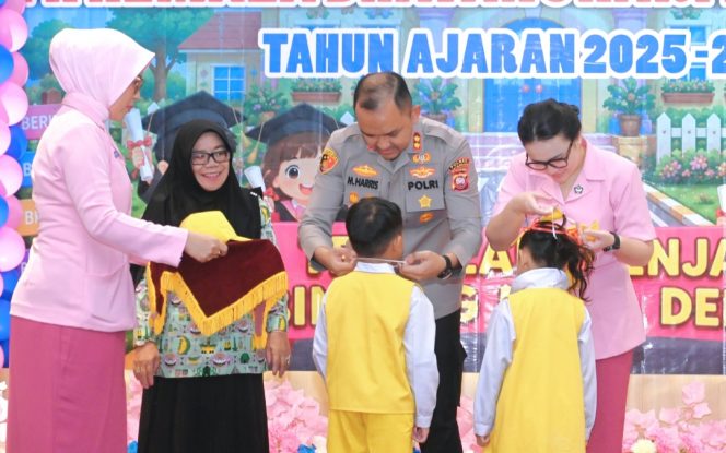 
					Kapolres Ketapang Bersama Ketua Bhayangkari Cabang Ketapang Hadiri Pelepasan Siswa TK Kemala Bhayangkari 10 Ketapang Tahun Ajaran 2025–2026