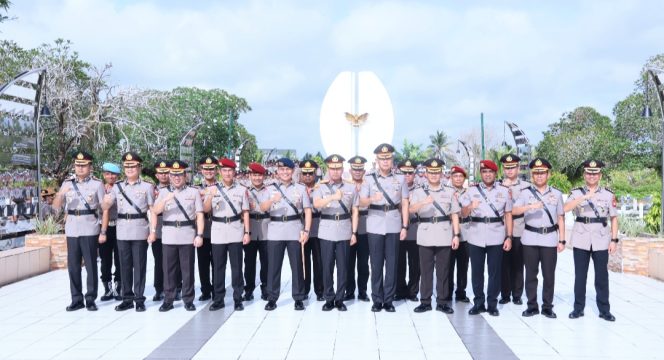 
					Sambut Hari Bhayangkara ke-80, Polda Kalbar Gelar Ziarah dan Tabur Bunga di TMP Dharma Patria Jaya