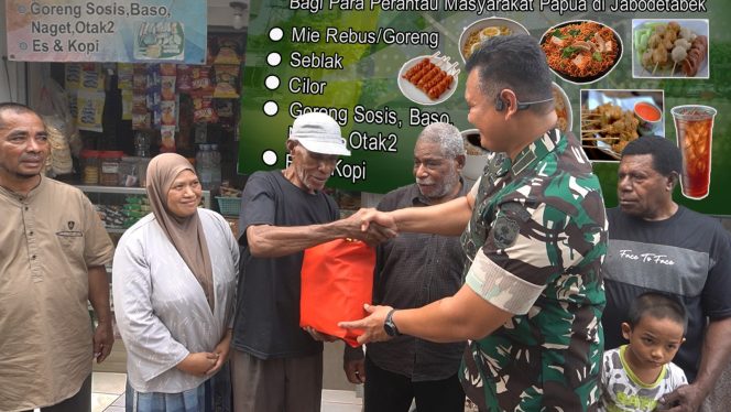 
					kodim 0510/trs salurkan bantuan unit usaha umkm kepada warga papua di wilayah koramil 02/curug