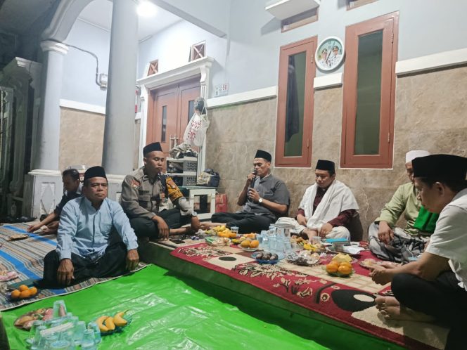 
					Bhabinkamtibmas Lengkong Gudang Perkuat Cooling System dan Jalin Kedekatan dengan Masyarakat