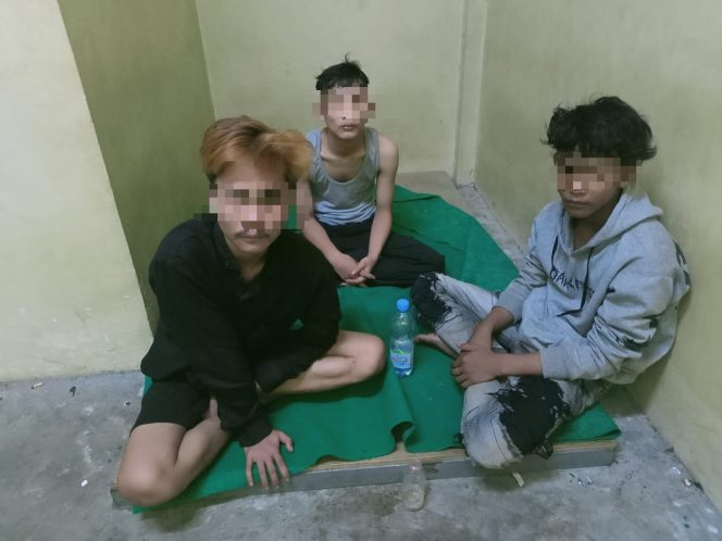 
					Tiga Pemuda Terduga Konsumen Miras Diamankan Saat Hiburan Dangdut, Polisi Berikan Pembinaan