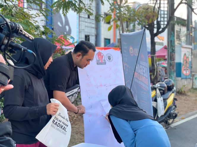 
					Densus 88 AT Polri Ajak Masyarakat Tolak Radikalisme dan Bullying melalui Kampanye Edukasi di Car Free Day Makassar