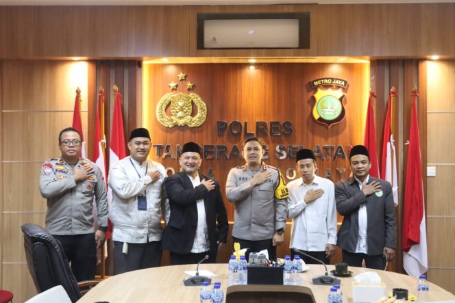 
					Kapolres Tangerang Selatan Rangkul Forum Pondok Pesantren, Perkuat Sinergi Wujudkan Wilayah yang Kondusif
