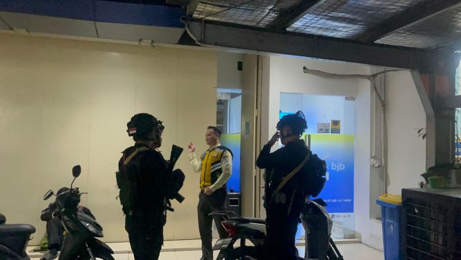 
					Patroli Malam Brimob Jabar di Cipanas, Wujud Nyata Hadirkan Rasa Aman bagi Masyarakat