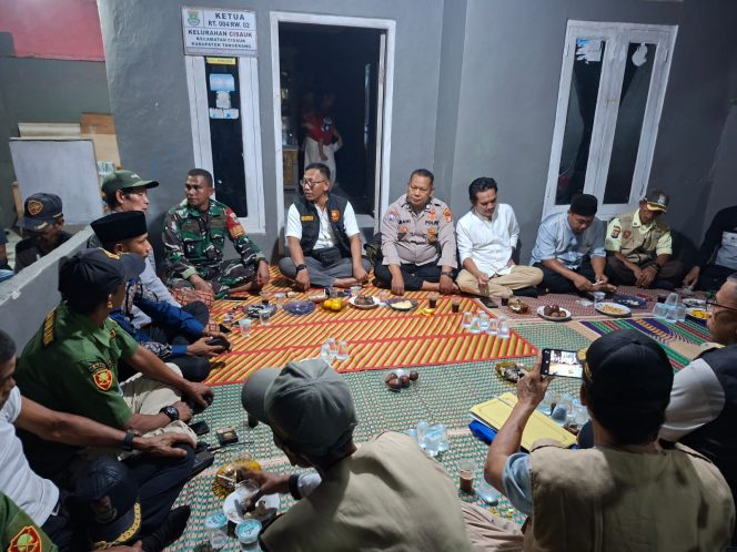 
					Perkuat Sinergi 3 Pilar Melalui Jaga Jakarta On The Spot, Polsek Cisauk Gelar Rakor dan Ngopi Kamtibmas Bersama Warga dan Linmas