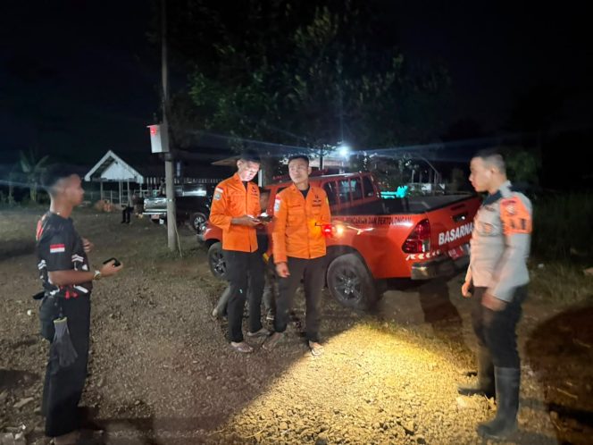 
					Tim SAR Brimob Jabar Maksimalkan Pencarian Korban Hilang di Kawasan Bunihayu Subang