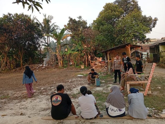 
					Bhabinkamtibmas Curug Kulon Ajak Warga Tingkatkan Kewaspadaan dan Jaga Kamtibmas Lingkungan