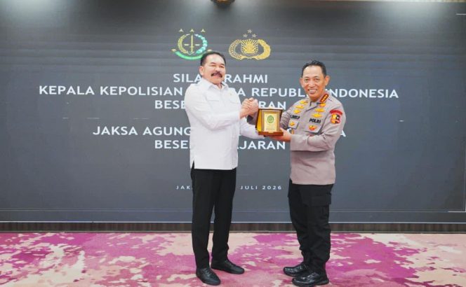 
					Kapolri dan Jaksa Agung Perkuat Sinergitas Penegakan Hukum, Pastikan Soliditas Institusi
