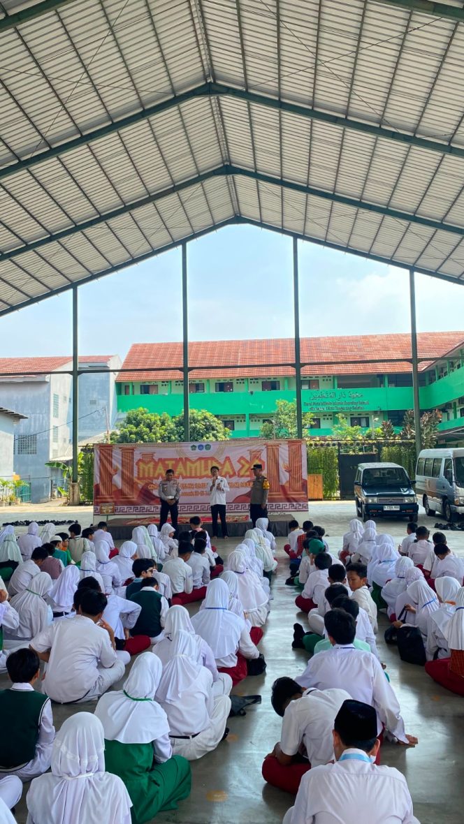 
					Polsek Pamulang Gelar CETAR dan Penyuluhan MPLS, Perkuat Karakter Pelajar serta Cegah Kenakalan Remaja