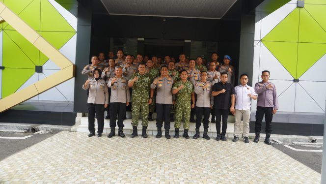 
					Sinergitas TNI-Polri, Kapolresta Tangerang Silaturahmi ke Kodim 0510/Tigaraksa