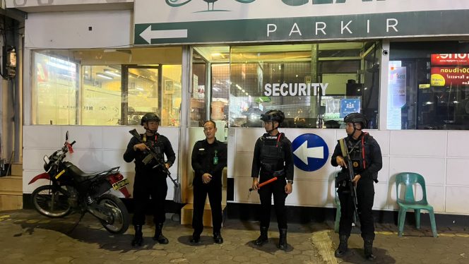 
					Patroli Harkamtibmas Brimob Jabar di Pacet, Wujud Nyata Hadirnya Polisi Menjaga Keamanan Masyarakat