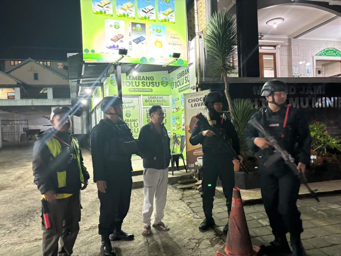 
					Patroli Malam Brimob Jabar di Lembang, Wujud Nyata Menjaga Kamtibmas & Kenyamanan Masyarakat