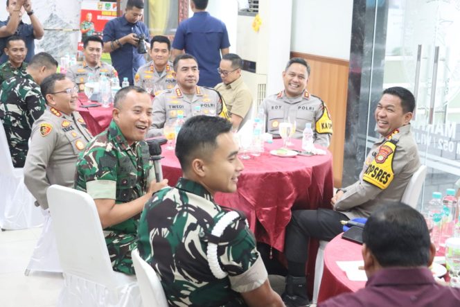 
					Kapolres Tangsel Perkuat Sinergi TNI–Polri Bersama Danrem 052/Wijayakrama