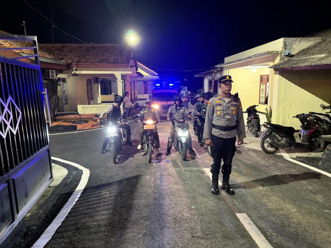 
					Antisipasi Daerah Rawan Begal, Koramil 08/Kronjo Gelar Patroli Bersama Polsek 