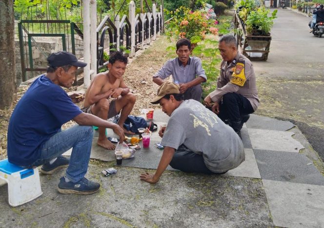 
					Sambang Humanis Bhabinkamtibmas Pondok Kacang Timur Wujudkan Lingkungan Aman dan Kondusif