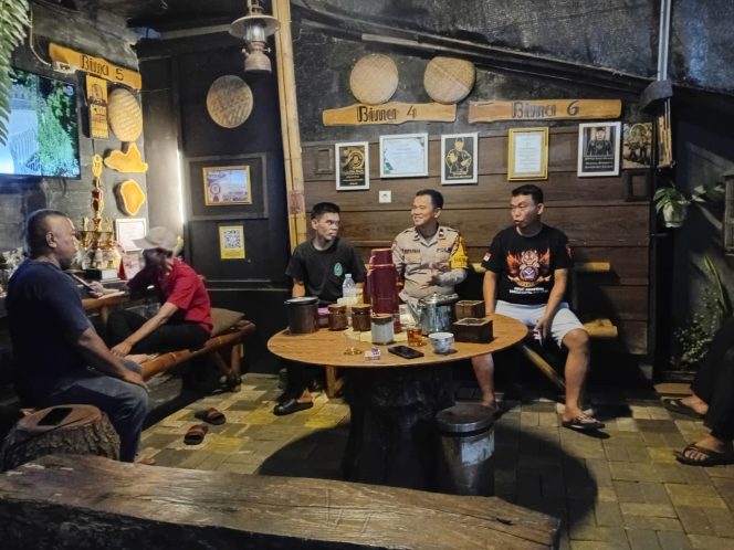 
					Bhabinkamtibmas Ciater Ajak Warga Tingkatkan Kewaspadaan Lewat Kegiatan Jaga Jakarta+ On The Spot
