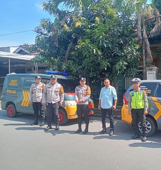 
					Patroli Jalan Kaki Polsek Pamulang Perkuat Keamanan Sentra Ekonomi dan Permukiman Warga